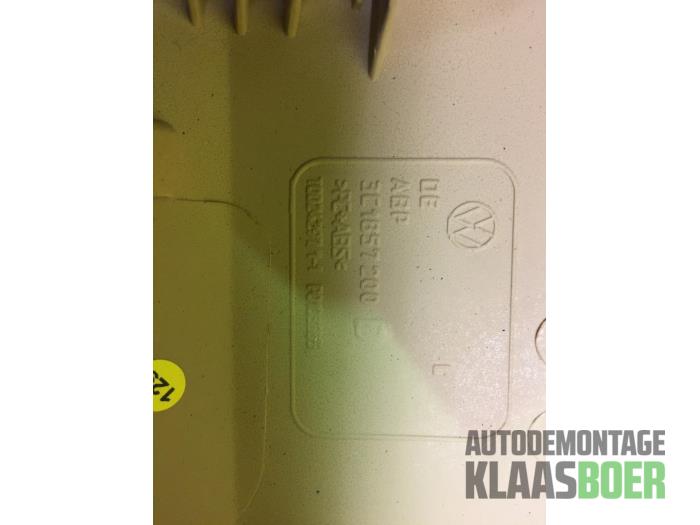 Pieza de salpicadero de un Volkswagen Passat (3C2) 2.0 FSI 16V 2005