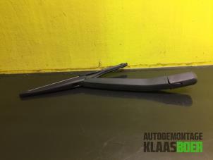 Used Rear wiper arm Fiat Grande Punto (199) 1.2 Price € 15,00 Margin scheme offered by Autodemontage Klaas Boer