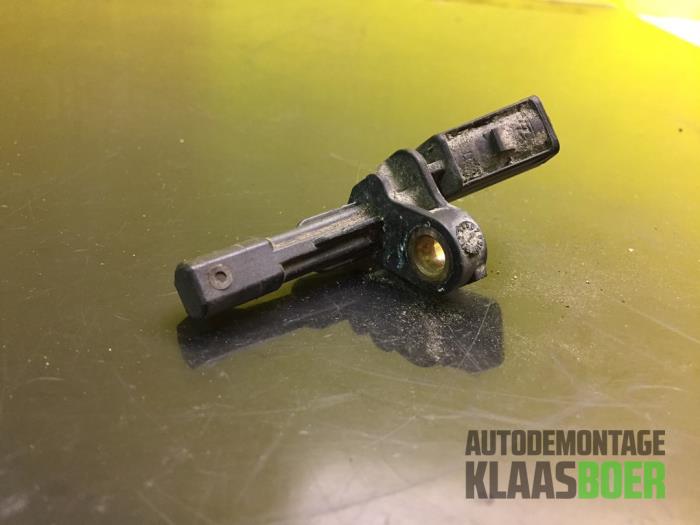 Begagnade ABS-sensor Volkswagen Passat (3C2) 2.0 FSI 16V Pris € 20,00 Marginaltabell erbjuds av Autodemontage Klaas Boer