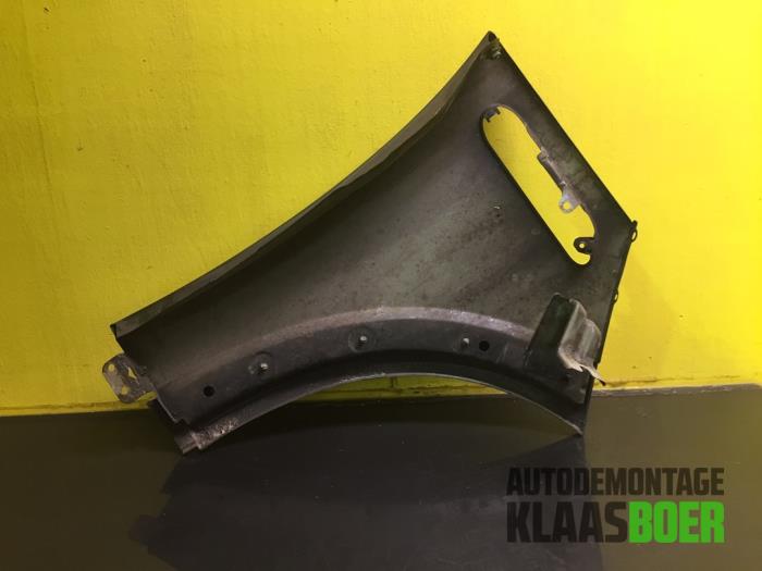 Front wing, left from a MINI Mini One/Cooper (R50) 1.6 16V Cooper 2004