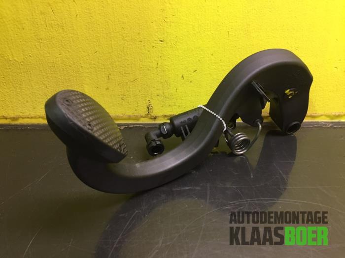 Używane Pedal sprzegla BMW Mini (R50/53) 1.6 16V Cooper Cena € 65,00 Procedura marży oferowane przez Autodemontage Klaas Boer