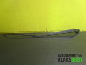 Used Front wiper arm Opel Agila (B) 1.2 16V Price € 15,00 Margin scheme offered by Autodemontage Klaas Boer