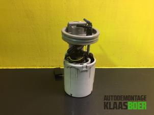 Używane Elektryczna pompa paliwa Volkswagen Golf Cena € 50,00 Procedura marży oferowane przez Autodemontage Klaas Boer
