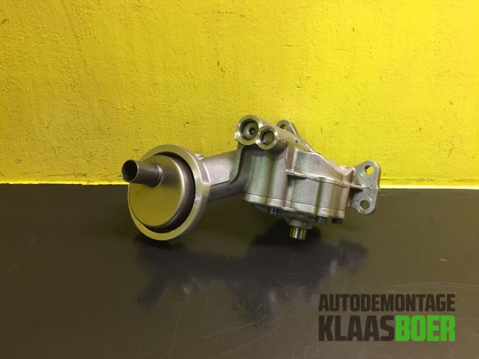 Używane Pompa oleju Audi A6 Avant Quattro (C6) 3.0 TDI V6 24V Cena € 50,00 Procedura marży oferowane przez Autodemontage Klaas Boer
