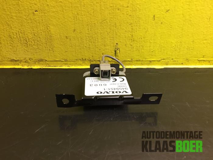 Używane Antena GPS Volvo V70 (SW) 2.4 20V 170 Cena € 15,00 Procedura marży oferowane przez Autodemontage Klaas Boer