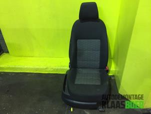 Used Seat, right Skoda Octavia Combi (1Z5) 1.6 TDI Greenline Price € 75,00 Margin scheme offered by Autodemontage Klaas Boer