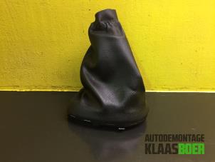 Used Gear stick cover Renault Kangoo (KC) 1.6 16V Price € 15,00 Margin scheme offered by Autodemontage Klaas Boer