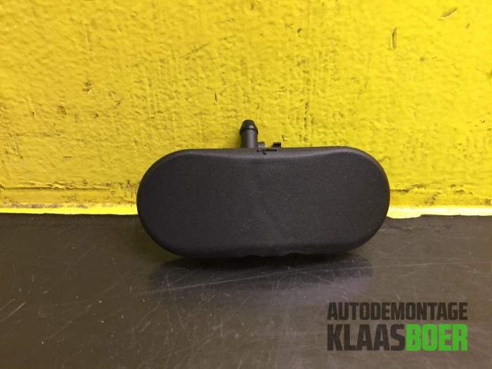 Używane Spryskiwacz przód Audi A4 Avant (B6) 2.0 20V Cena € 15,00 Procedura marży oferowane przez Autodemontage Klaas Boer