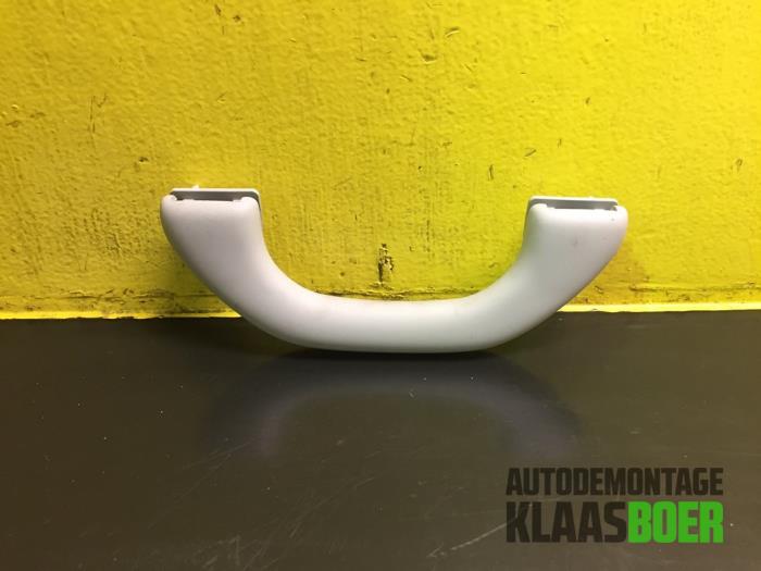 Begagnade Handtag Skoda Octavia Combi (1Z5) 1.6 TDI Greenline Pris € 10,00 Marginaltabell erbjuds av Autodemontage Klaas Boer