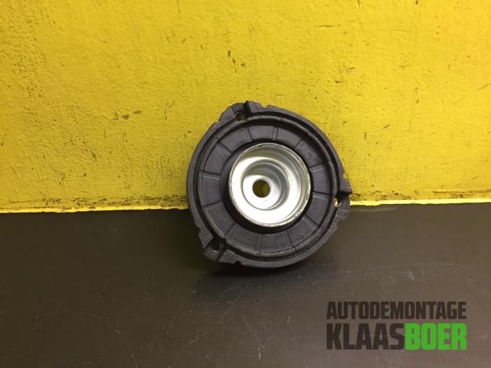 Front shock absorber rubber, right from a Volkswagen Polo III (6N2) 1.9 SDI 2001