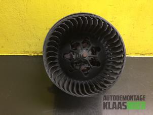 Usados Motor de ventilador de calefactor BMW 1 serie (E87/87N) 118d 16V Precio € 50,00 Norma de margen ofrecido por Autodemontage Klaas Boer