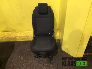 Used Centre seat Peugeot 5008 I (0A/0E) 1.6 VTI 16V Price € 75,00 Margin scheme offered by Autodemontage Klaas Boer
