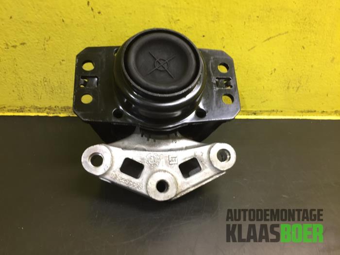Used Engine mount Peugeot 5008 I (0A/0E) 1.6 VTI 16V Price € 40,00 Margin scheme offered by Autodemontage Klaas Boer