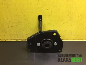 Used Gearbox mount Peugeot 5008 I (0A/0E) 1.6 VTI 16V Price € 25,00 Margin scheme offered by Autodemontage Klaas Boer