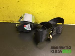 Używane Pas bezpieczenstwa prawy tyl Audi A4 Avant (B6) 2.0 20V Cena € 35,00 Procedura marży oferowane przez Autodemontage Klaas Boer