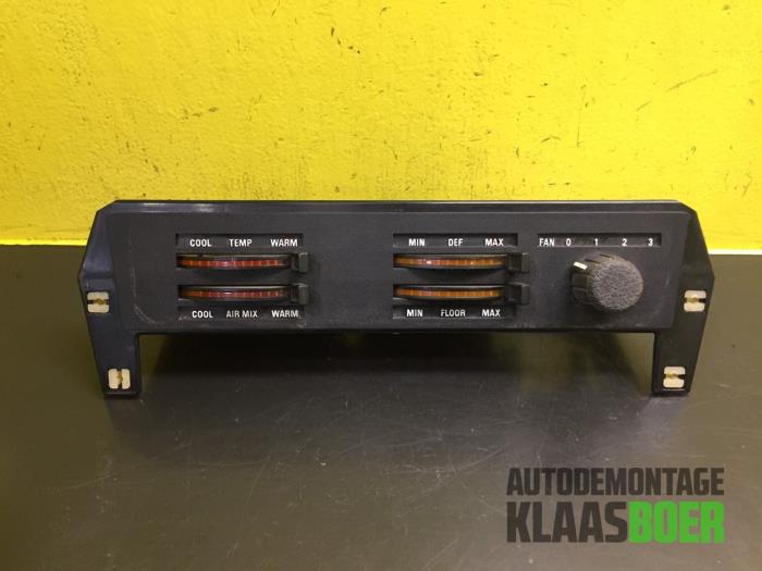 Begagnade Värmekontrollpanel Volvo 2-Serie Pris € 30,25 Inklusive moms erbjuds av Autodemontage Klaas Boer