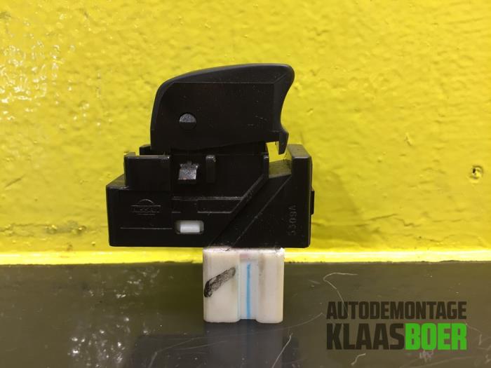 Usados Interruptor de ventanilla eléctrica Subaru Forester Precio € 15,00 Norma de margen ofrecido por Autodemontage Klaas Boer