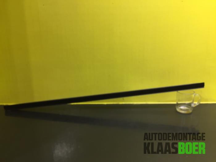 Używane Guma szyby Fiat 500 (312) 1.2 Cena € 20,00 Procedura marży oferowane przez Autodemontage Klaas Boer