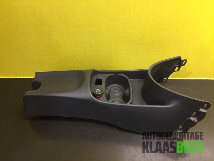 Usagé Console centrale Fiat 500 (312) 1.2 Prix € 35,00 Règlement à la marge proposé par Autodemontage Klaas Boer