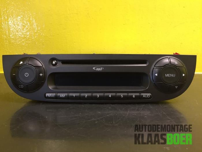 Radio CD player Fiat 500 1.2 69 7355161410 BOSCH