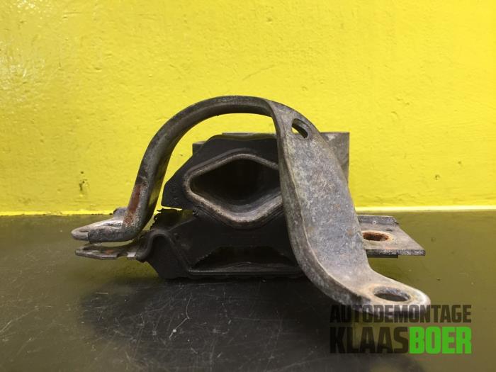 Engine mount from a Fiat 500 (312) 1.2 69 2010