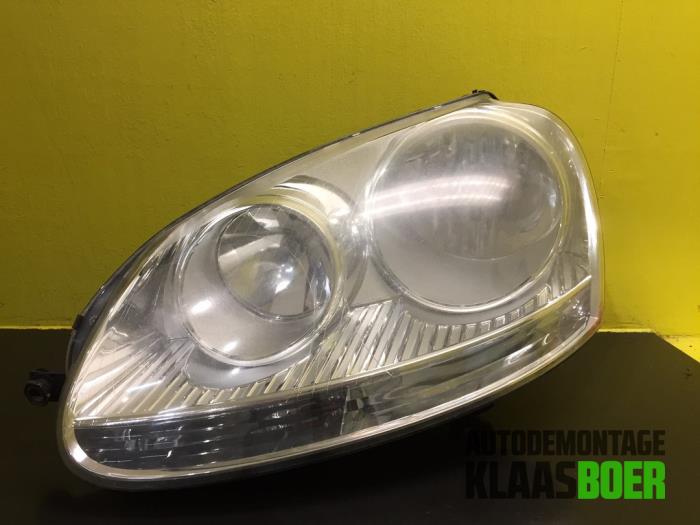 Headlight, left from a Volkswagen Golf 2004