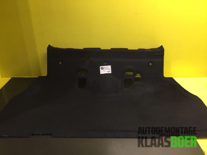 Begagnade Bagagematta BMW 1 serie (E87/87N) 118d 16V Pris € 30,00 Marginaltabell erbjuds av Autodemontage Klaas Boer
