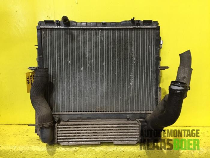 Używane Chlodnica combi Kia Sorento I (JC) 2.5 CRDi 16V Cena € 175,00 Procedura marży oferowane przez Autodemontage Klaas Boer