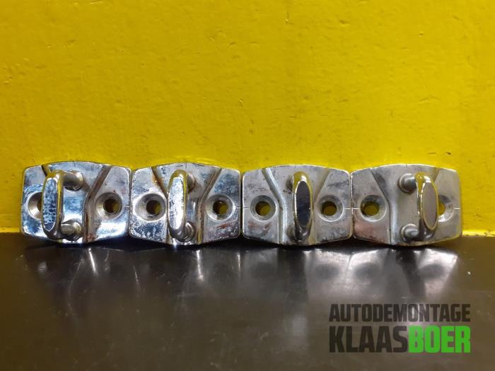 Usagé Divers BMW 1 serie (E87/87N) 118d 16V Prix € 25,00 Règlement à la marge proposé par Autodemontage Klaas Boer