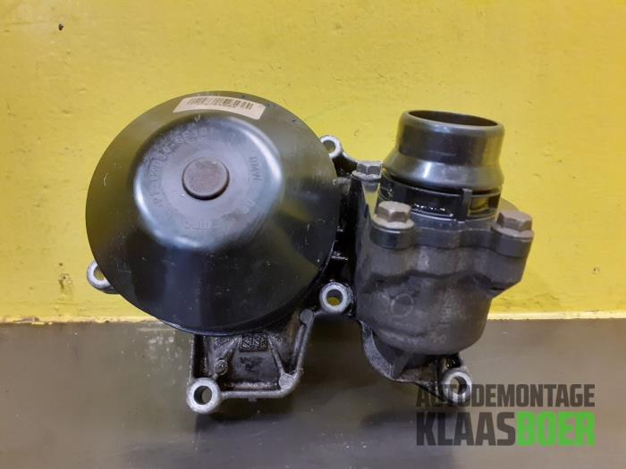 Używane Pompa wodna BMW 1 serie (E87/87N) 118d 16V Cena € 47,50 Procedura marży oferowane przez Autodemontage Klaas Boer