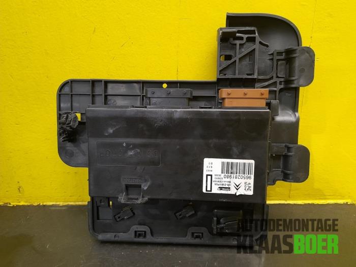 Begagnade Sätesdator Peugeot 407 (6C/J) 3.0 V6 24V VVT Pris € 35,00 Marginaltabell erbjuds av Autodemontage Klaas Boer