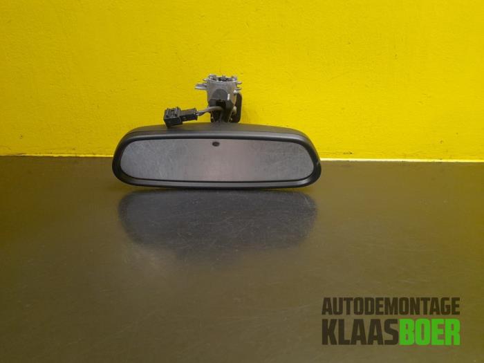 Rear view mirror from a Peugeot 508 (8D) 2.0 Hybrid4 16V 2012