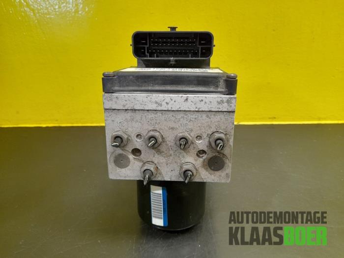 Used ABS pump Volkswagen Passat Variant (3C5) 1.9 TDI Price € 65,00 Margin scheme offered by Autodemontage Klaas Boer