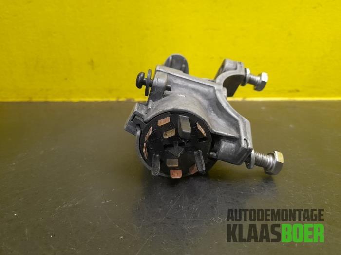Używane Stacyjka + Kluczyk Volkswagen Golf IV (1J1) 2.0 Cena € 35,00 Procedura marży oferowane przez Autodemontage Klaas Boer