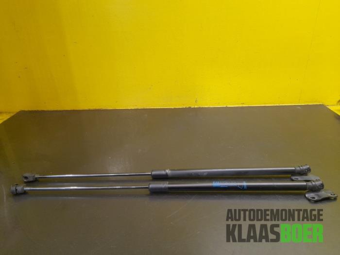 Shock absorber kit from a Opel Corsa D 1.2 16V 2007