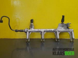 Used Fuel injector nozzle Opel Vectra C GTS 2.2 DIG 16V Price € 30,00 Margin scheme offered by Autodemontage Klaas Boer