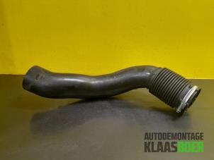 Used Air intake hose Peugeot 308 SW (4E/H) 1.6 16V THP 150 Price € 25,00 Margin scheme offered by Autodemontage Klaas Boer