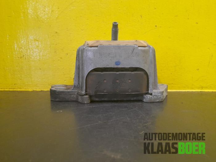 Used Engine mount Peugeot 508 (8D) 2.0 Hybrid4 16V Price € 30,00 Margin scheme offered by Autodemontage Klaas Boer