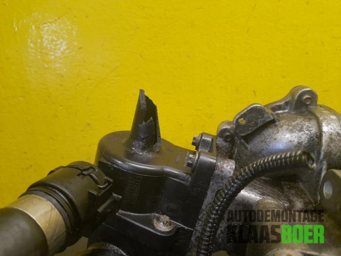 Pompe à eau d'un BMW 3 serie Touring (E46/3) 316i 16V 2002