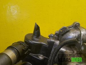 Pompe à eau d'un BMW 3 serie Touring (E46/3) 316i 16V 2002