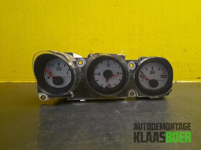 Używane Zegar Alfa Romeo 156 (932) 1.8 Twin Spark 16V Cena € 30,00 Procedura marży oferowane przez Autodemontage Klaas Boer