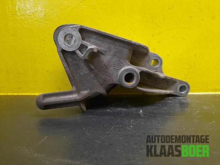 Used Engine mount Opel Astra J Sports Tourer (PD8/PE8/PF8) 1.4 16V ecoFLEX Price € 25,00 Margin scheme offered by Autodemontage Klaas Boer