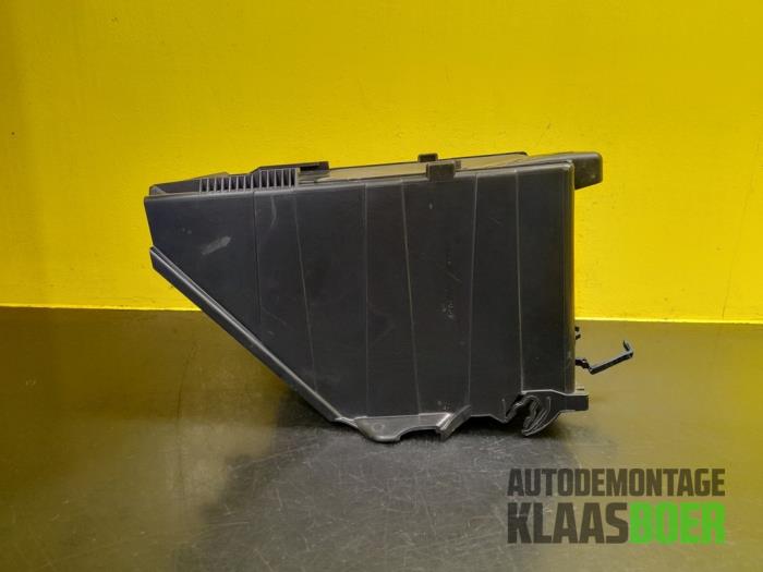 Caja de batería de un Citroën DS5 (KD/KF) 2.0 165 HYbrid4 16V 2012