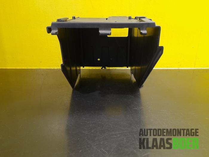 Caja de batería de un Citroën DS5 (KD/KF) 2.0 165 HYbrid4 16V 2012