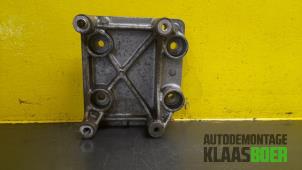Used Air conditioning bracket Peugeot 206 CC (2D) 1.6 16V Price € 20,00 Margin scheme offered by Autodemontage Klaas Boer