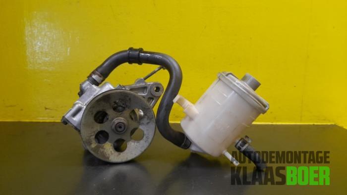 Używane Pompa oleju Honda Civic Coupé (EJ1/2) 1.6 ESi 16V Cena € 45,00 Procedura marży oferowane przez Autodemontage Klaas Boer
