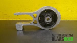 Engine mount from a Peugeot 508 (8D) 2.0 Hybrid4 16V 2013
