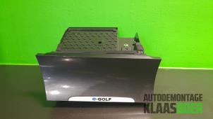 Usados Compartimiento de almacenamiento Volkswagen Golf VII (AUA) e-Golf Precio € 22,50 Norma de margen ofrecido por Autodemontage Klaas Boer