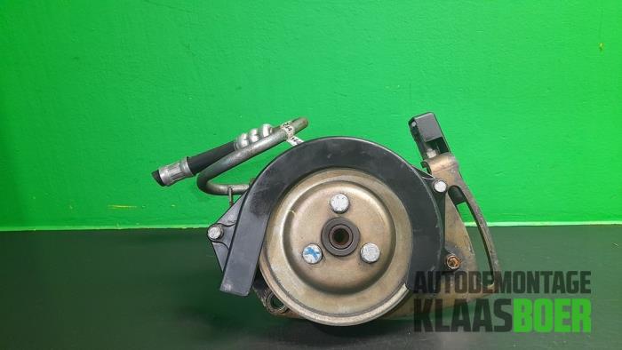 Power steering pump from a Fiat Doblo (223A/119) 1.6 16V 2004