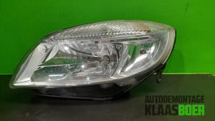 Used Headlight, left Skoda Fabia II (5J) 1.2i 12V Price € 85,00 Margin scheme offered by Autodemontage Klaas Boer